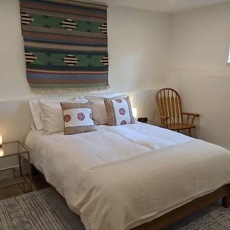 Bright Modern 1Br Suite In Sooke Village Core Eksteriør bilde